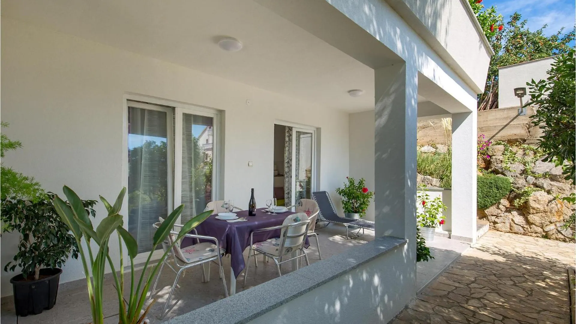 קרק 2 Bedroom Stunning Apartment In Krk